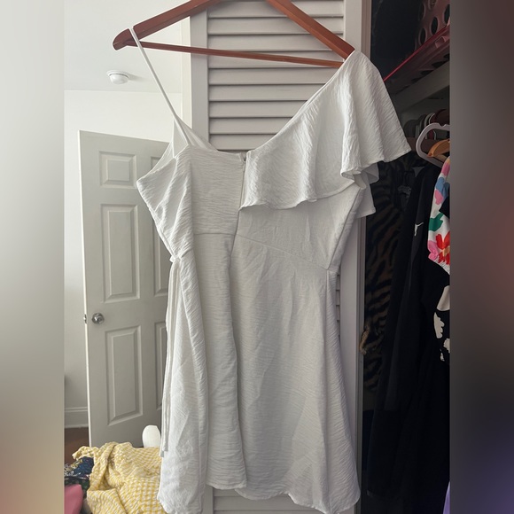 WHITE RUFFLE DRESS - Picture 2 of 2